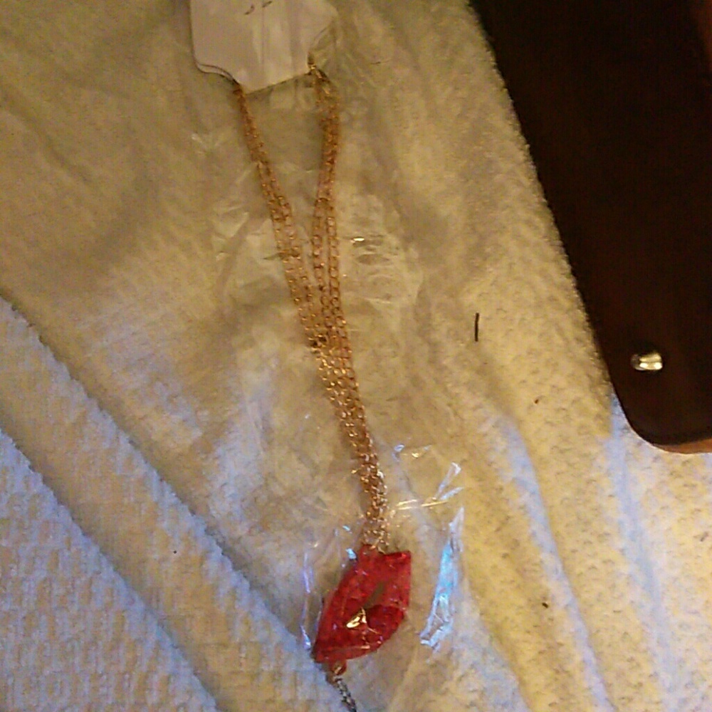 BNIP- Lips & Lipstick Necklace